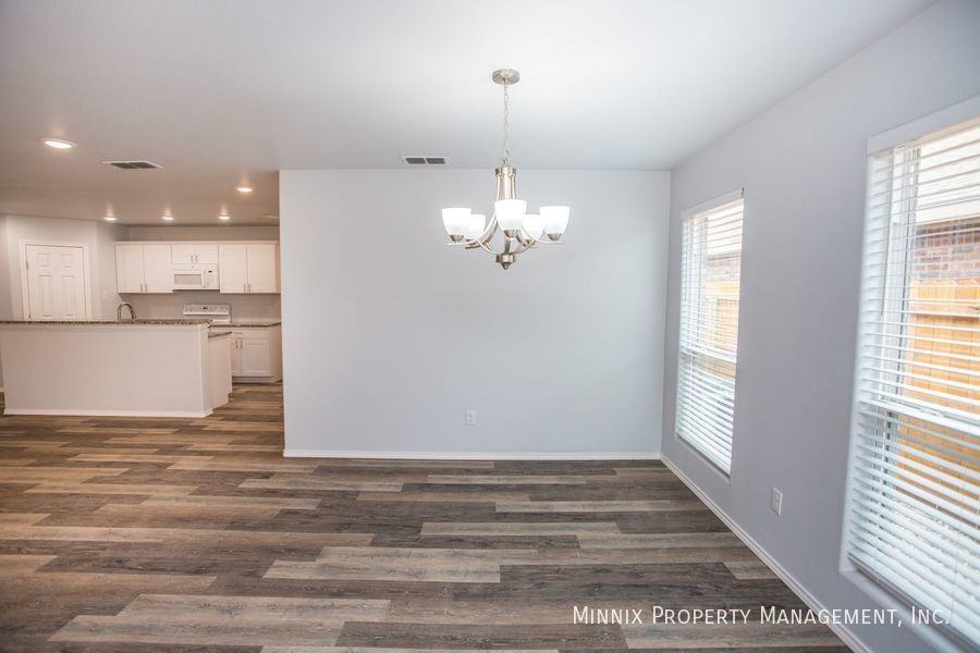 5601 Kemper St #B - Photo 5 of 32