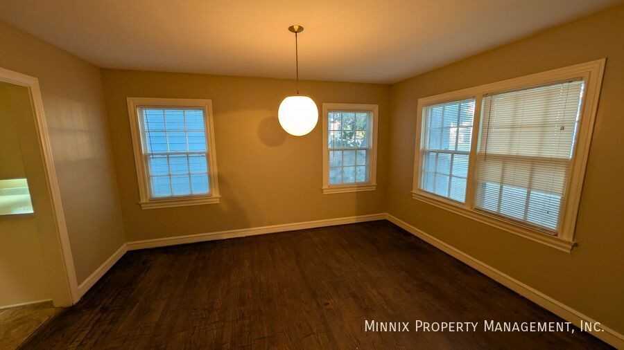 2407 22nd St - Photo 4 of 18