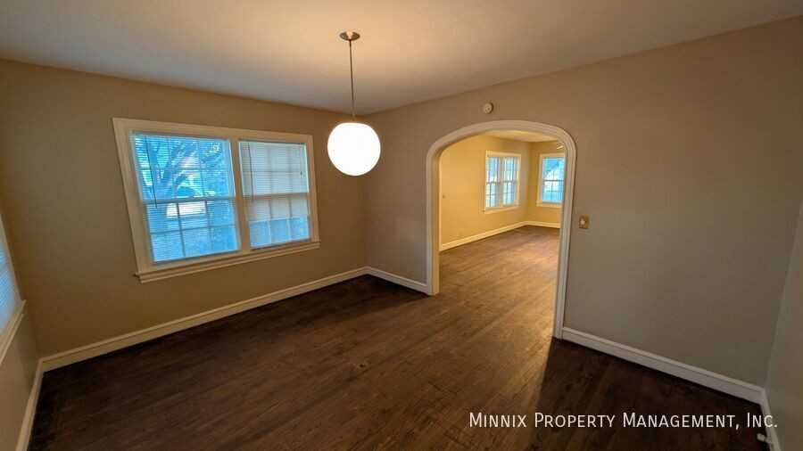 2407 22nd St - Photo 5 of 18