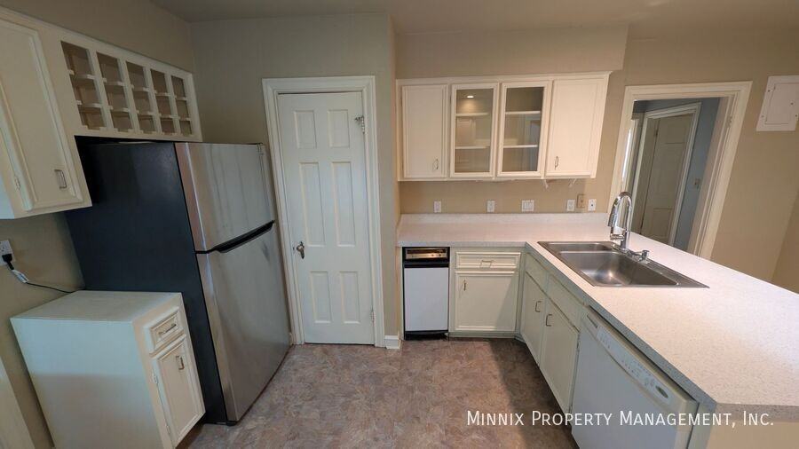 2407 22nd St - Photo 7 of 18