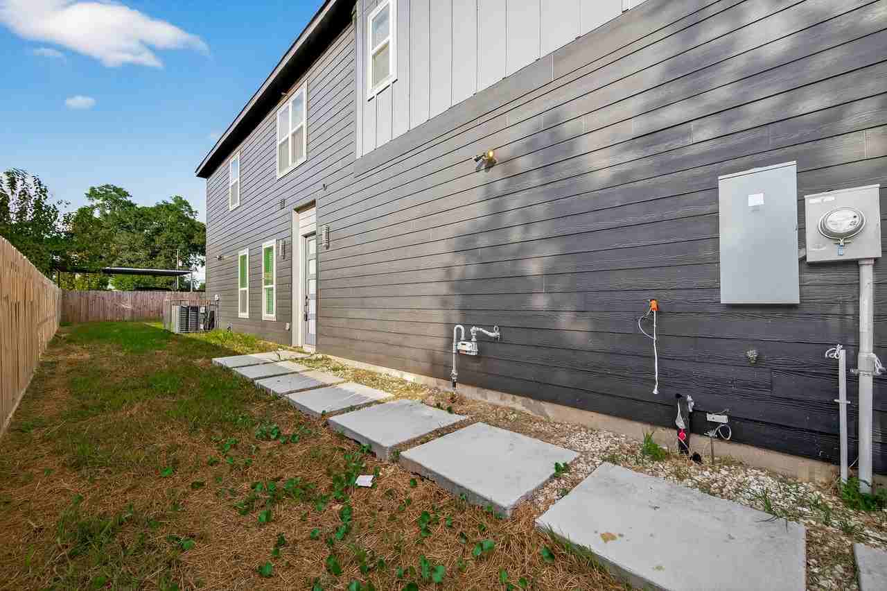 808 Fortune St #A - Photo 3 of 38