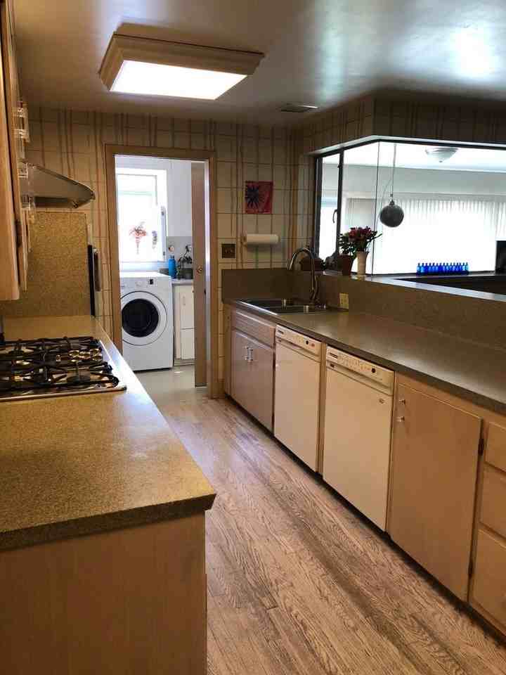 355 S Newport Way - Photo 6 of 13