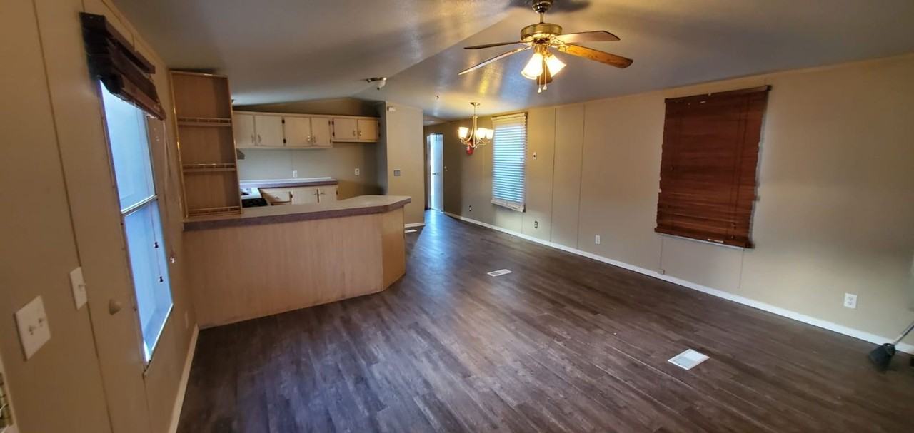 214 Colorado Dr - Photo 3 of 13