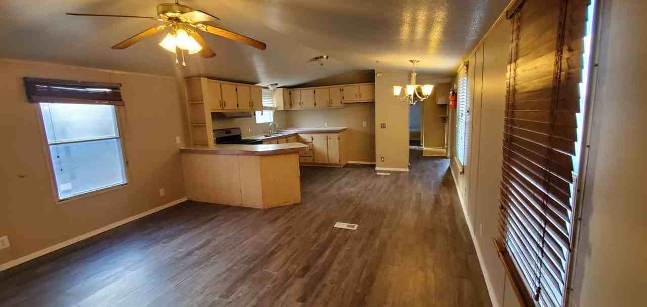 214 Colorado Dr - Photo 4 of 13