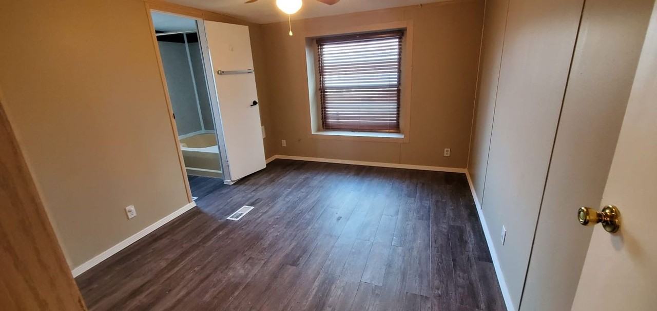 214 Colorado Dr - Photo 6 of 13