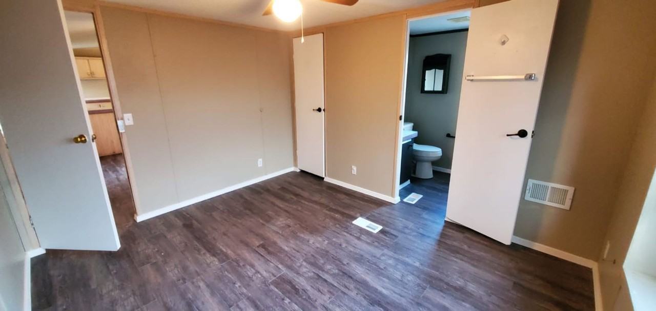 214 Colorado Dr - Photo 7 of 13