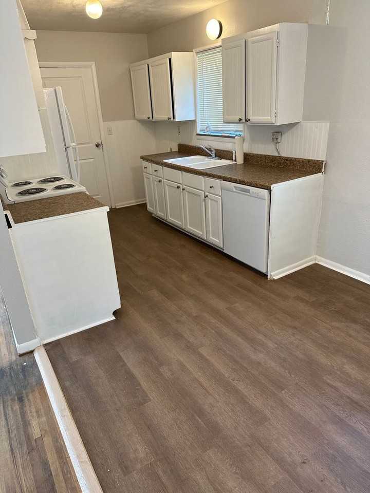 707 N Birch Ave - Photo 2 of 5