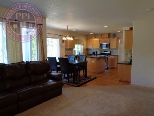 1329 Ne Setting Sun Dr - Photo 7 of 21