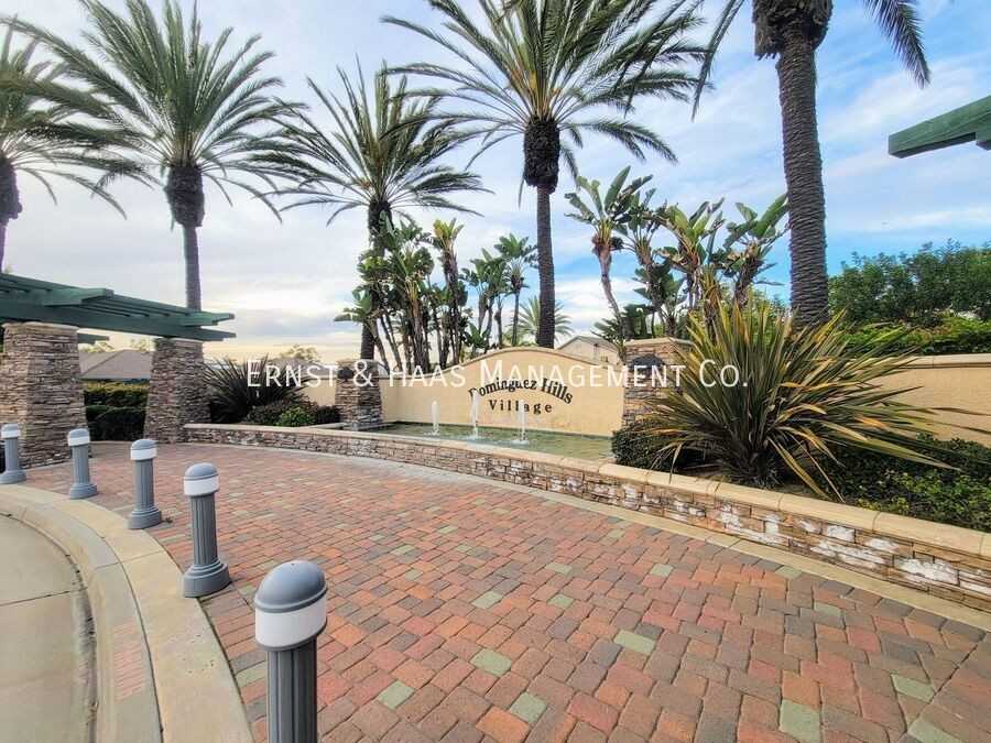 17528 Yellowwood Way - Photo 2 of 50