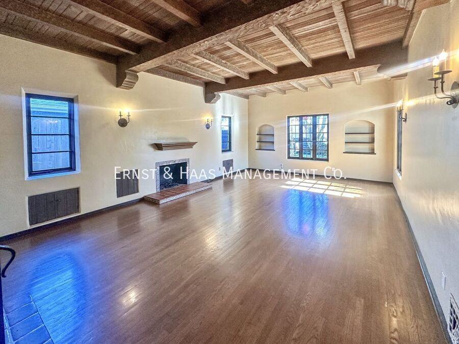 601 Termino Ave - Photo 3 of 17