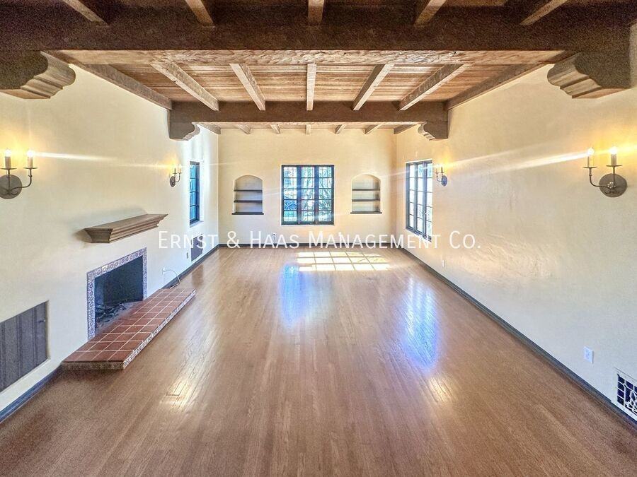 601 Termino Ave - Photo 4 of 17