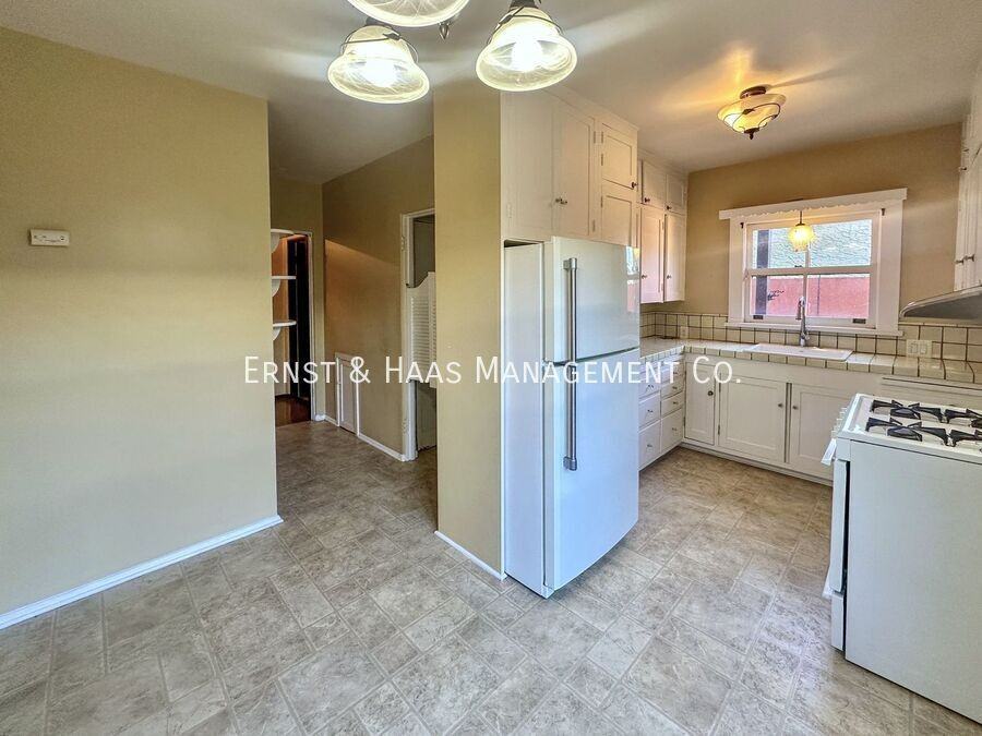 601 Termino Ave - Photo 7 of 17