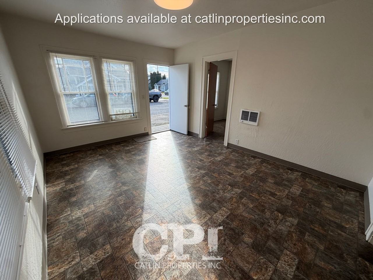 246 B St Sw #B - Photo 3 of 11