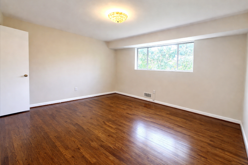 10507 Weymouth St #102 - Photo 4 of 13