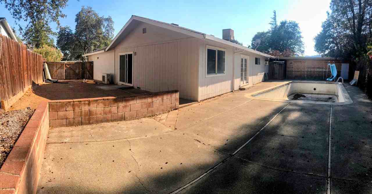 15100 Lakeview Way - Photo 3 of 10