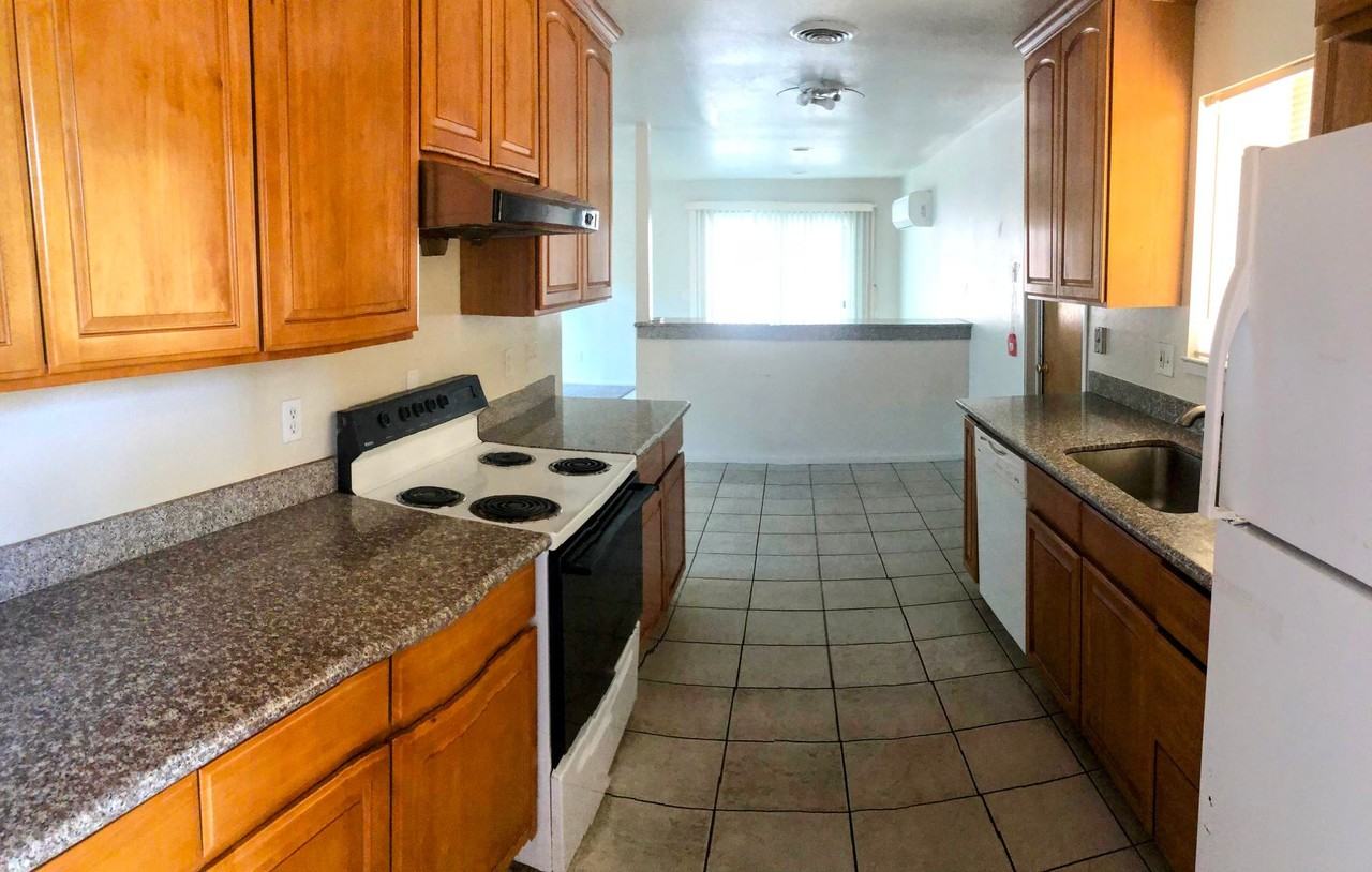 15100 Lakeview Way - Photo 5 of 10