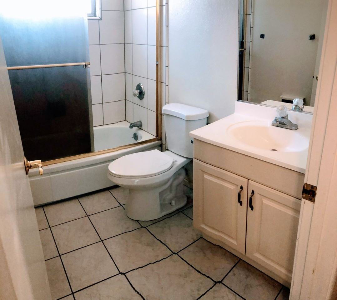 15100 Lakeview Way - Photo 6 of 10