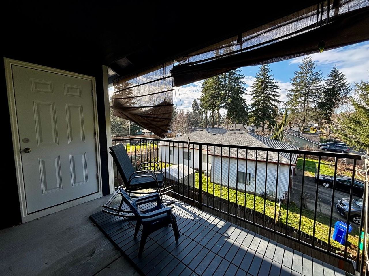 697 Ne 162nd Ave - Photo 2 of 21