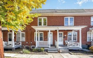 featured image of 2447 Penn St