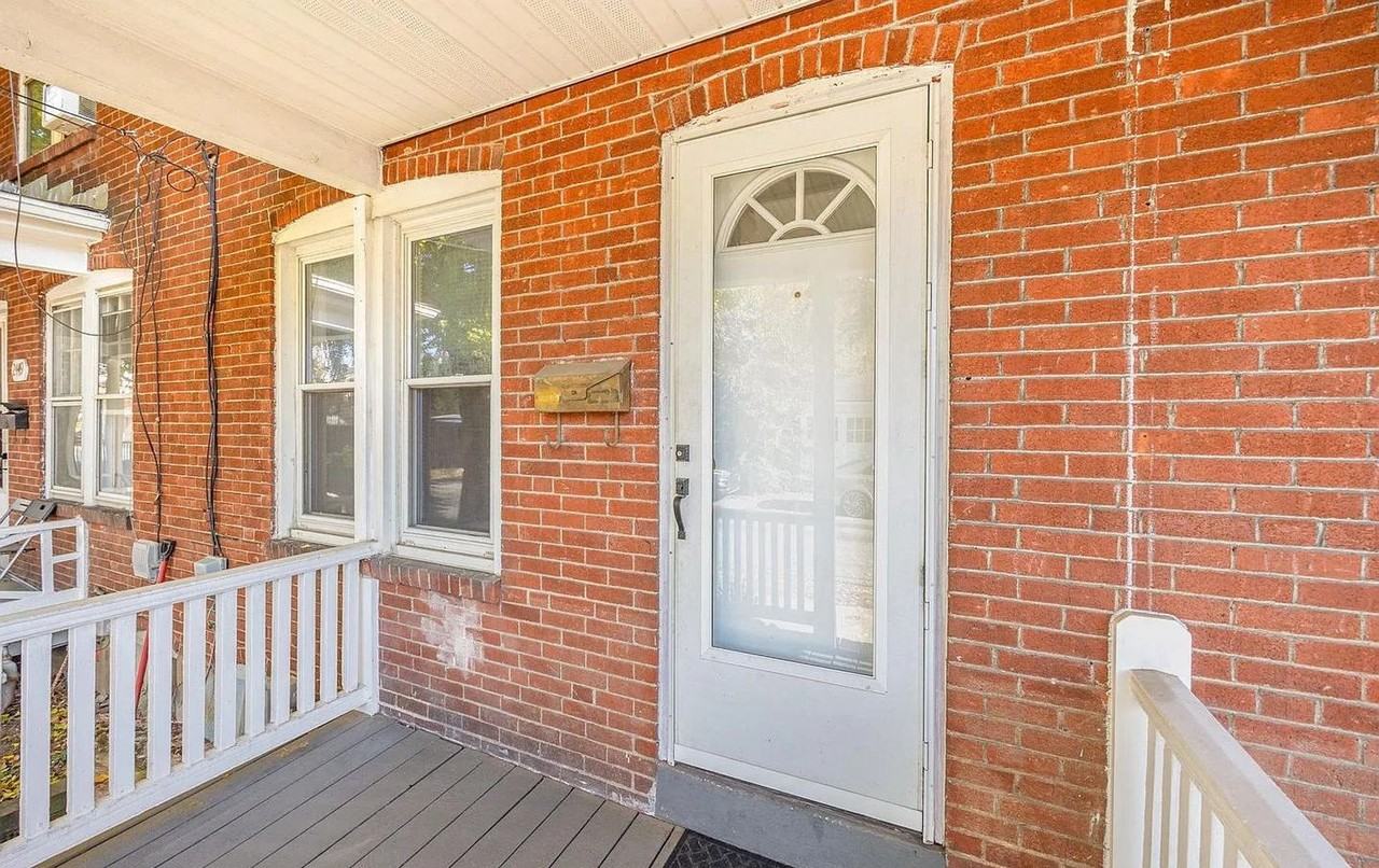 2447 Penn St - Photo 2 of 26