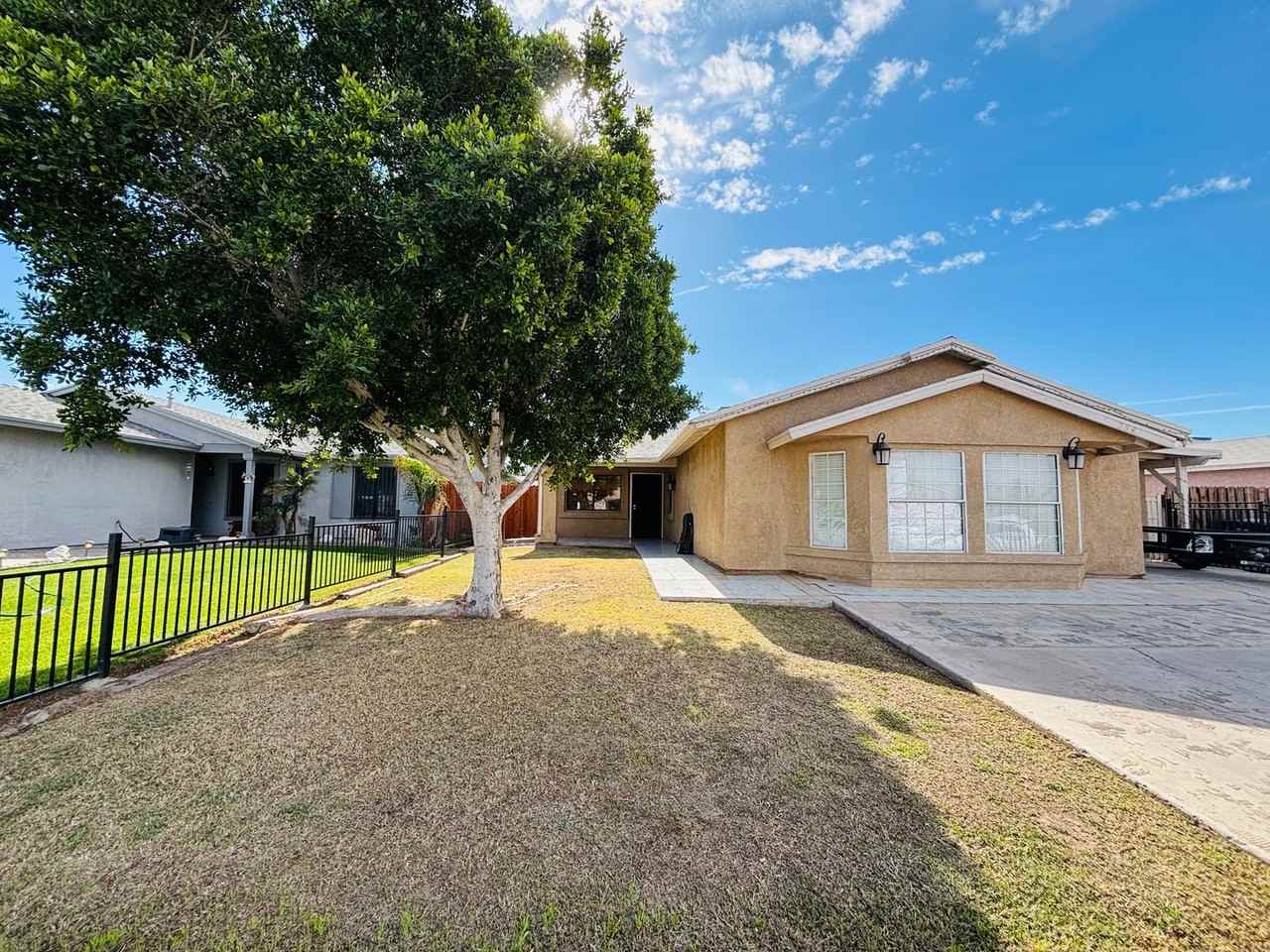 289 Tangerine Dr - Photo 2 of 26