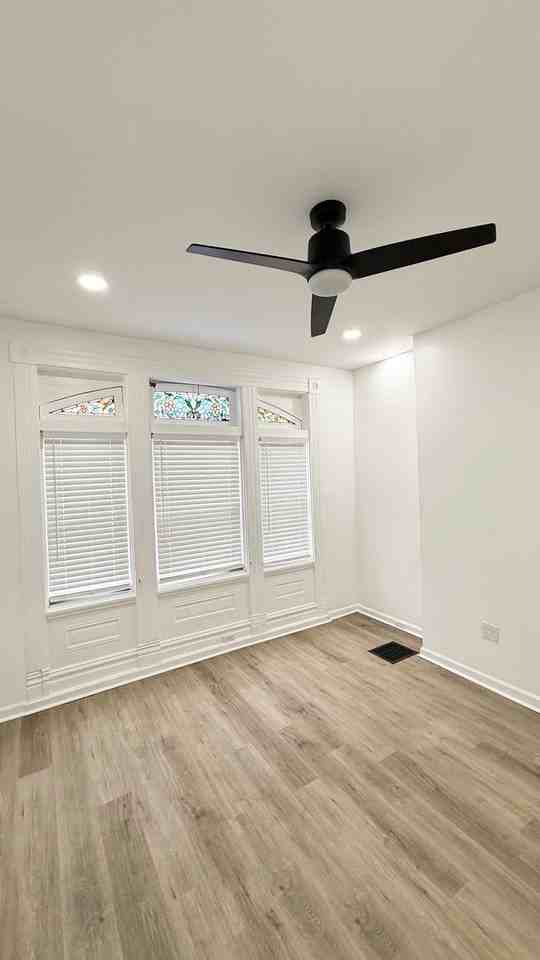 2414 E Carson St - Photo 3 of 14