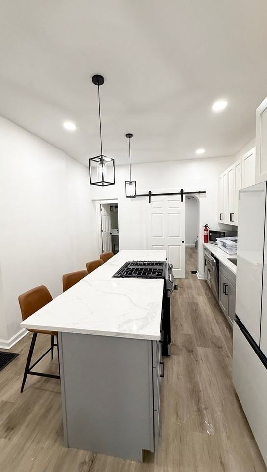 2414 E Carson St - Photo 5 of 14