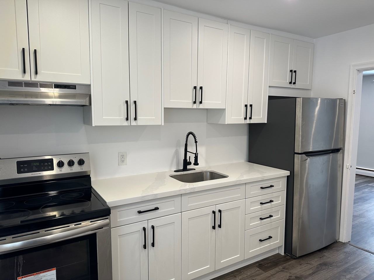 113 Rossland Rd E #3 - Photo 3 of 18