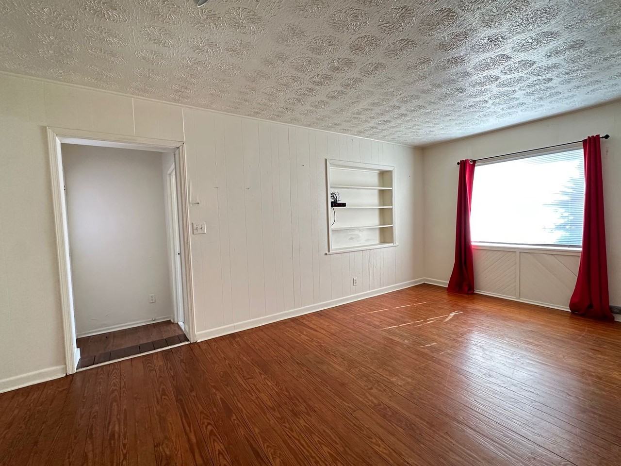 337 N Fletcher Ave - Photo 4 of 16