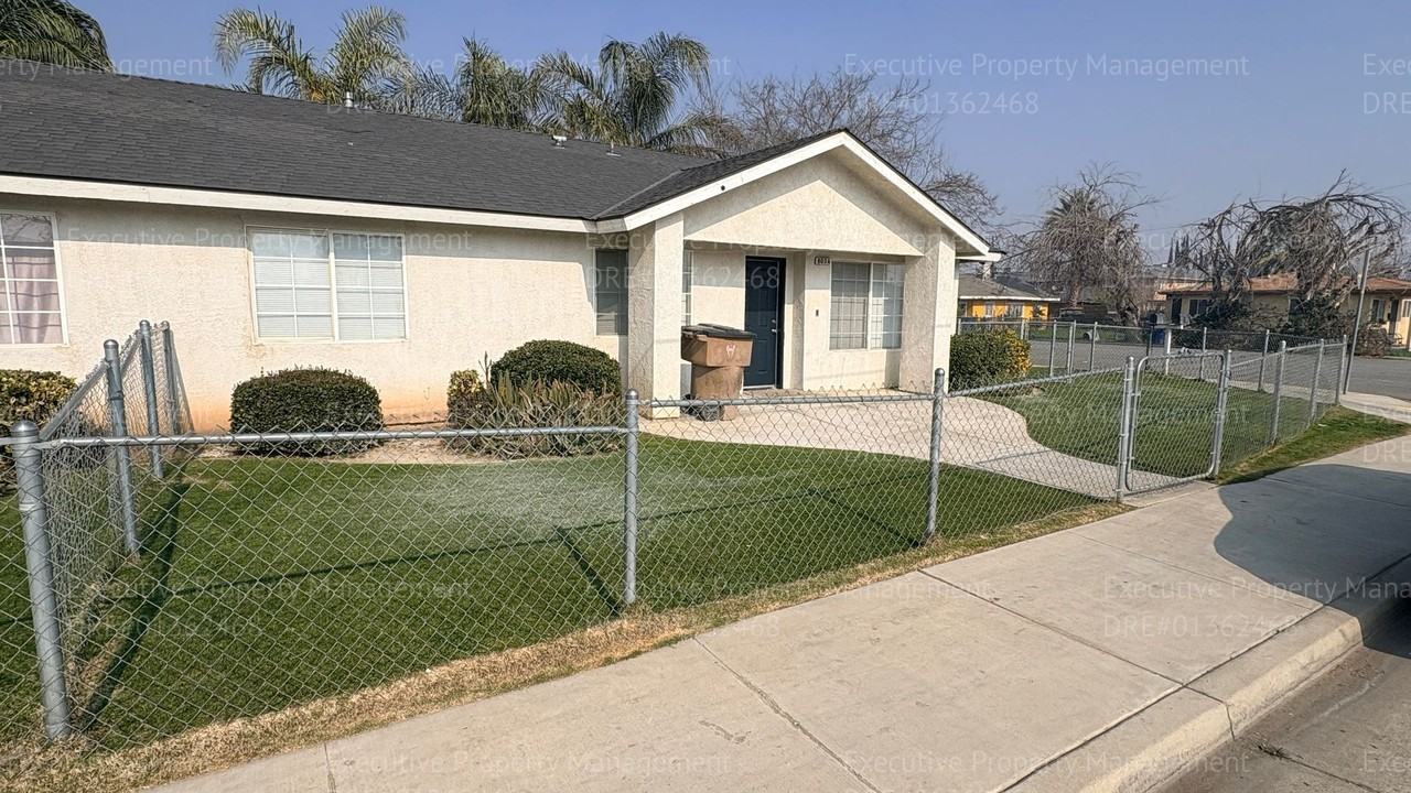 803 R St #A - Photo 2 of 26