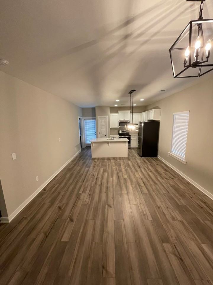 60 Cole Ln - Photo 4 of 37