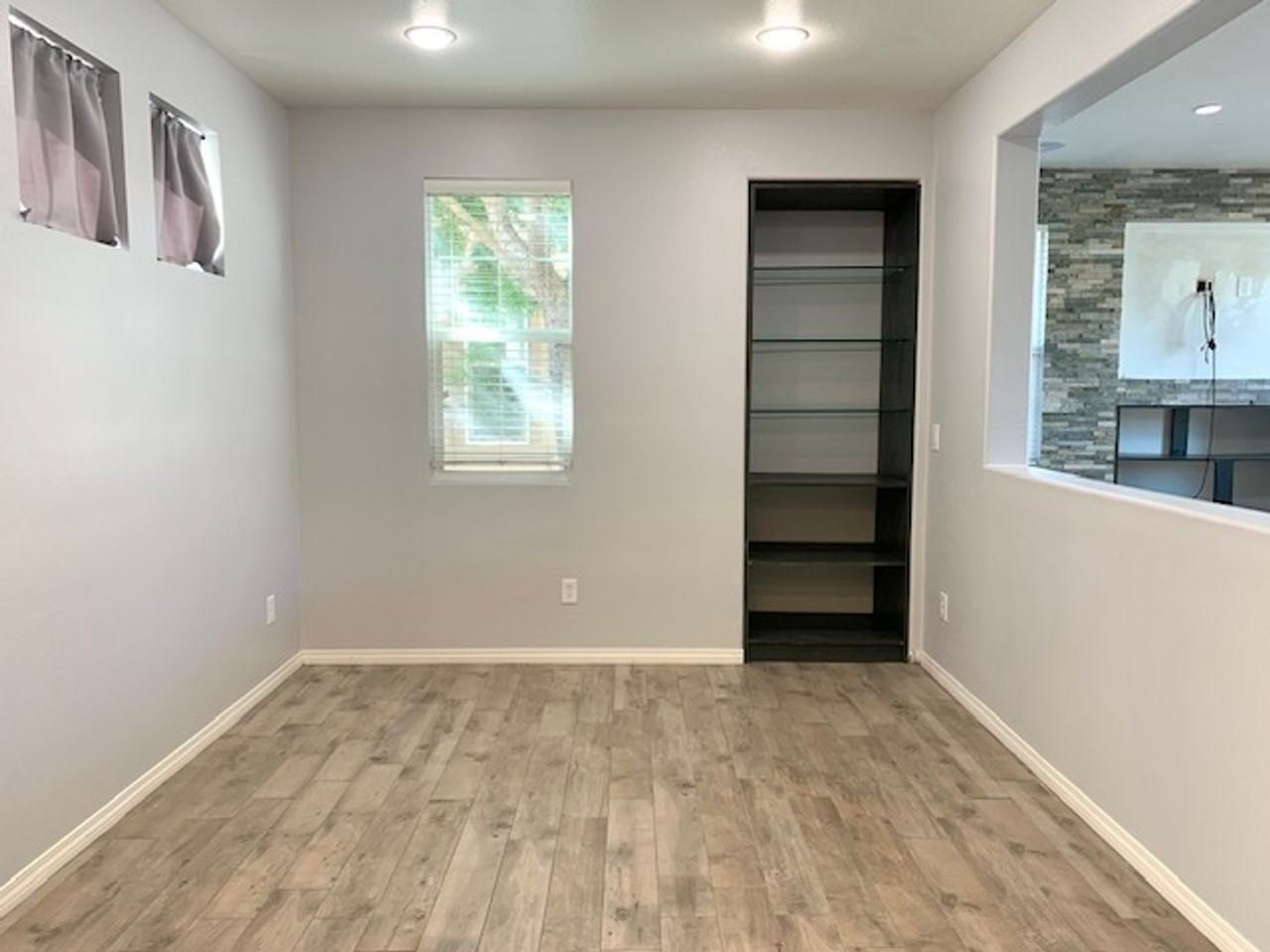 3150 N Ventura Rd - Photo 6 of 20