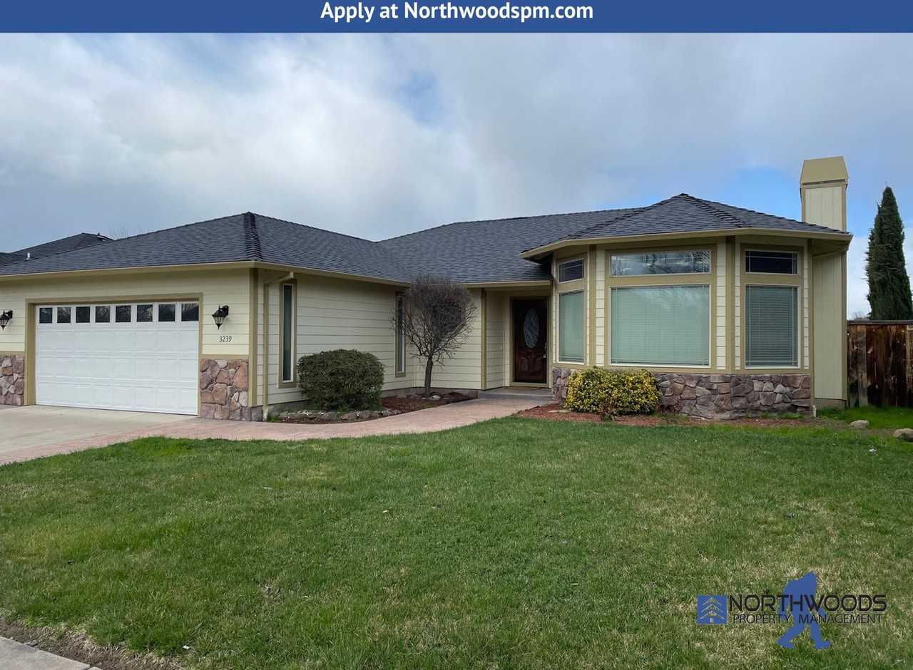 3239 Ford Dr - Photo 3 of 33