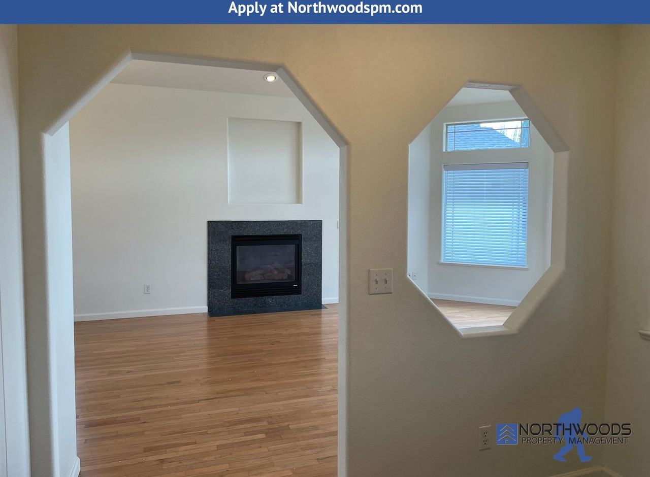 3239 Ford Dr - Photo 6 of 33