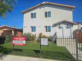 featured image of 441 1/2 W 71st St