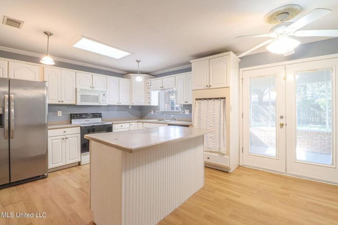 6941 Red Bud Ln - Photo 6 of 11