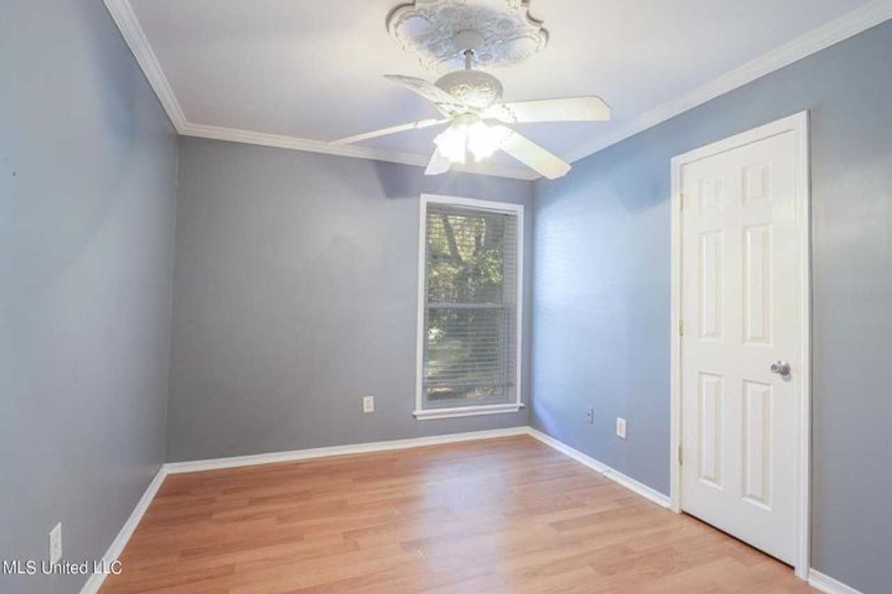 6941 Red Bud Ln - Photo 7 of 11