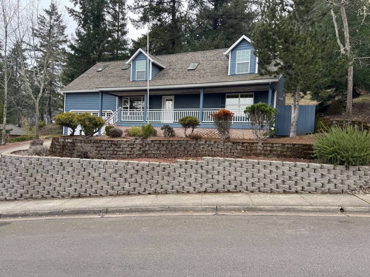 2719 Hallmark Ln - Photo 2 of 45