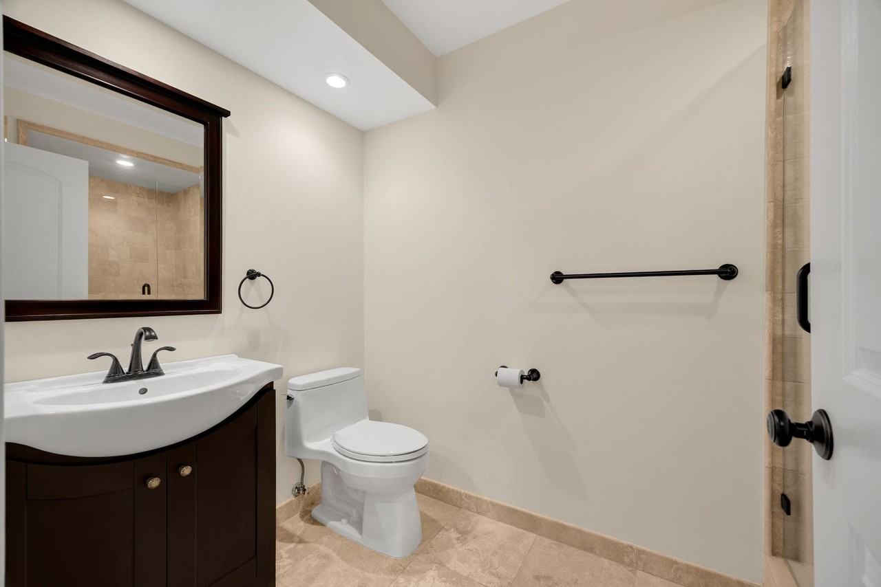 219 Chinook Cir - Photo 5 of 28