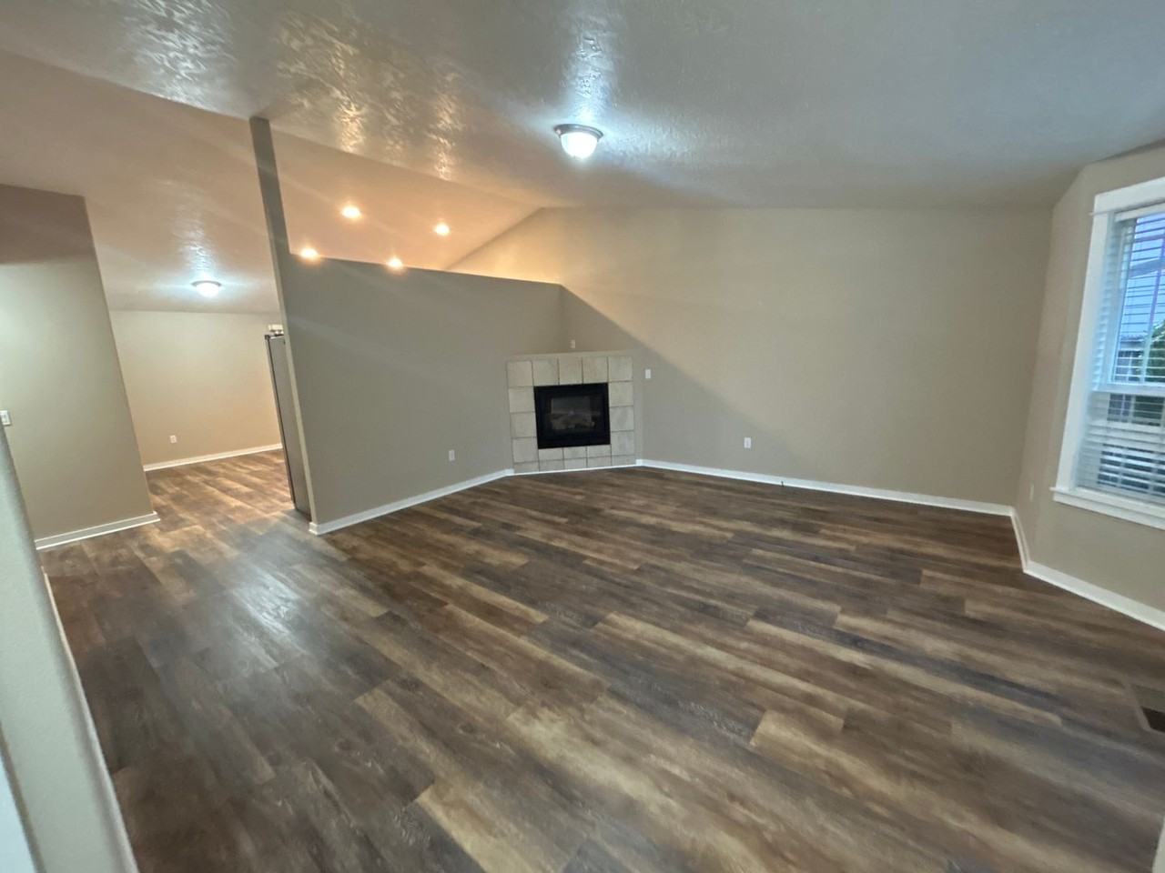 4023 Spring Ave Ne - Photo 2 of 20