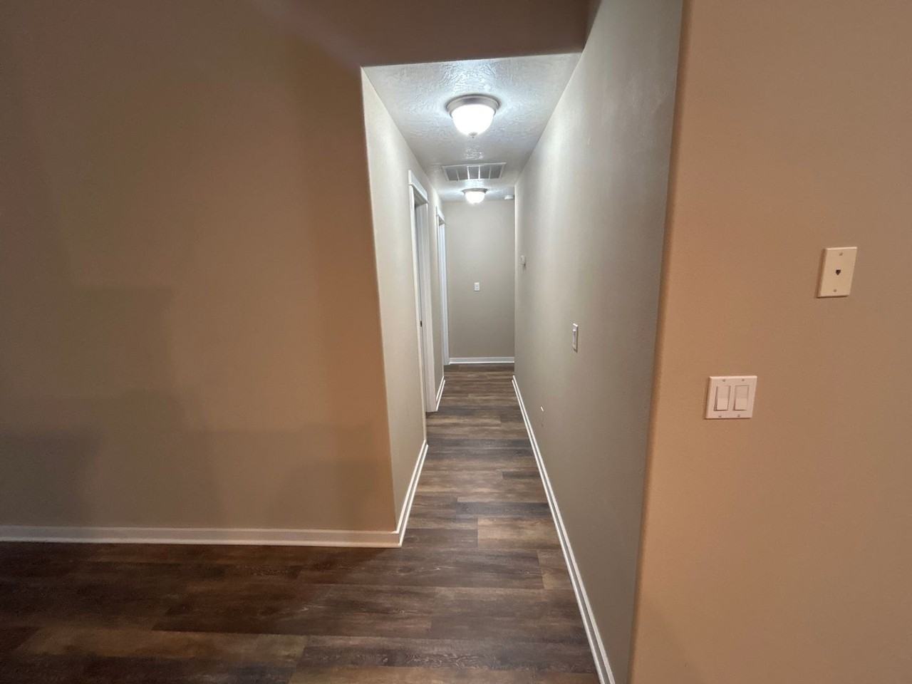 4023 Spring Ave Ne - Photo 7 of 20