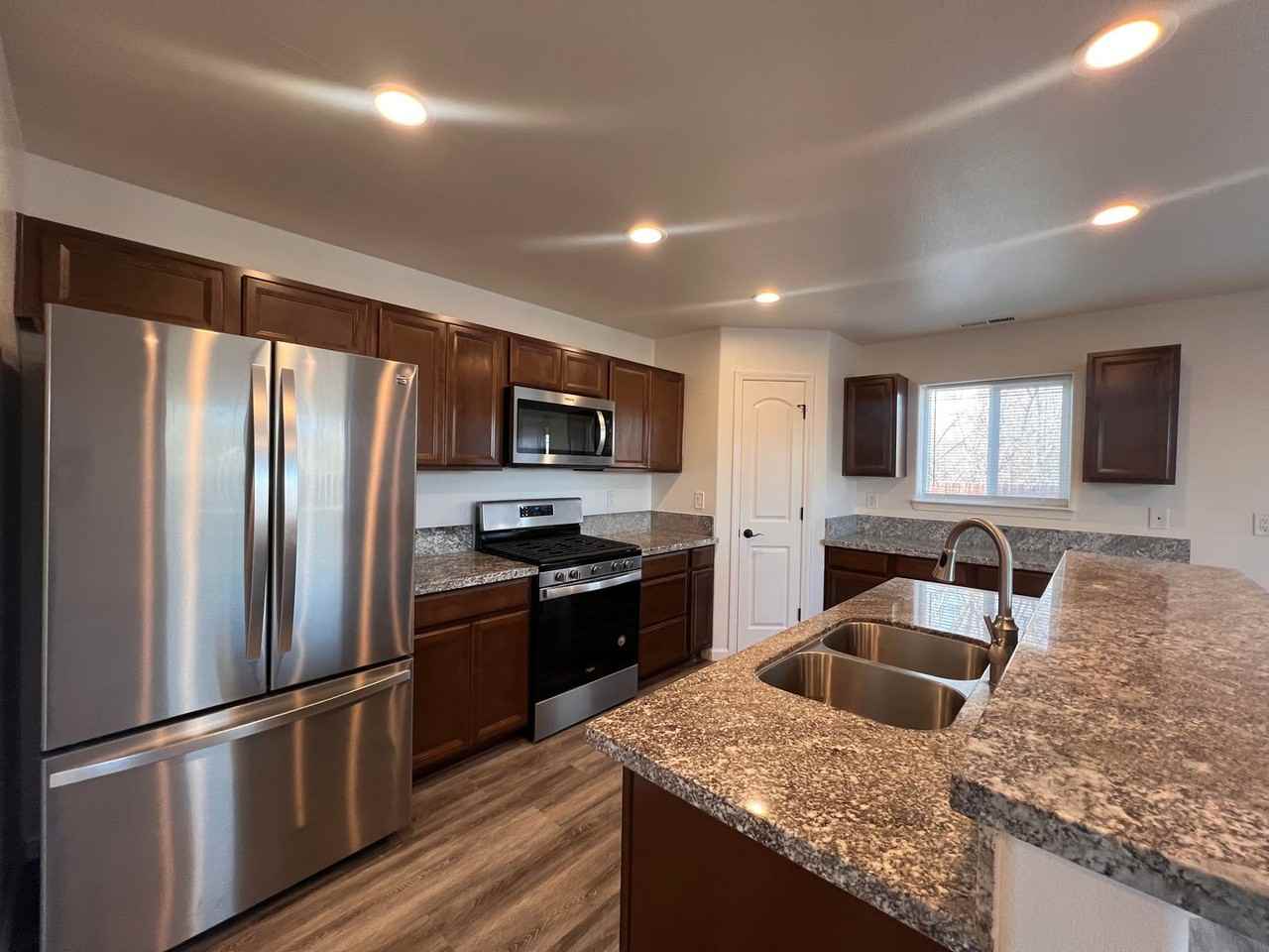 2041 Verona Dr - Photo 2 of 33