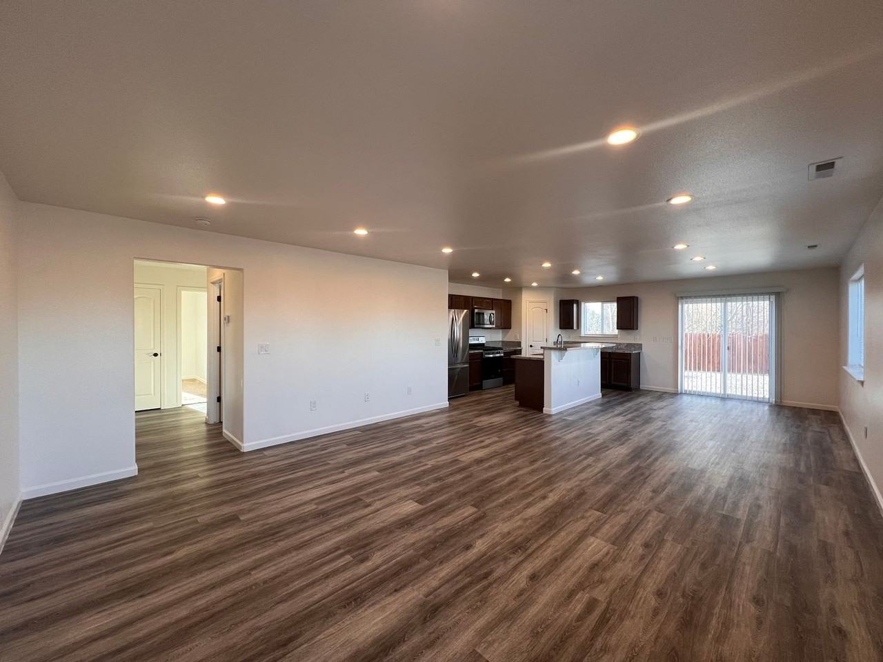 2041 Verona Dr - Photo 6 of 33