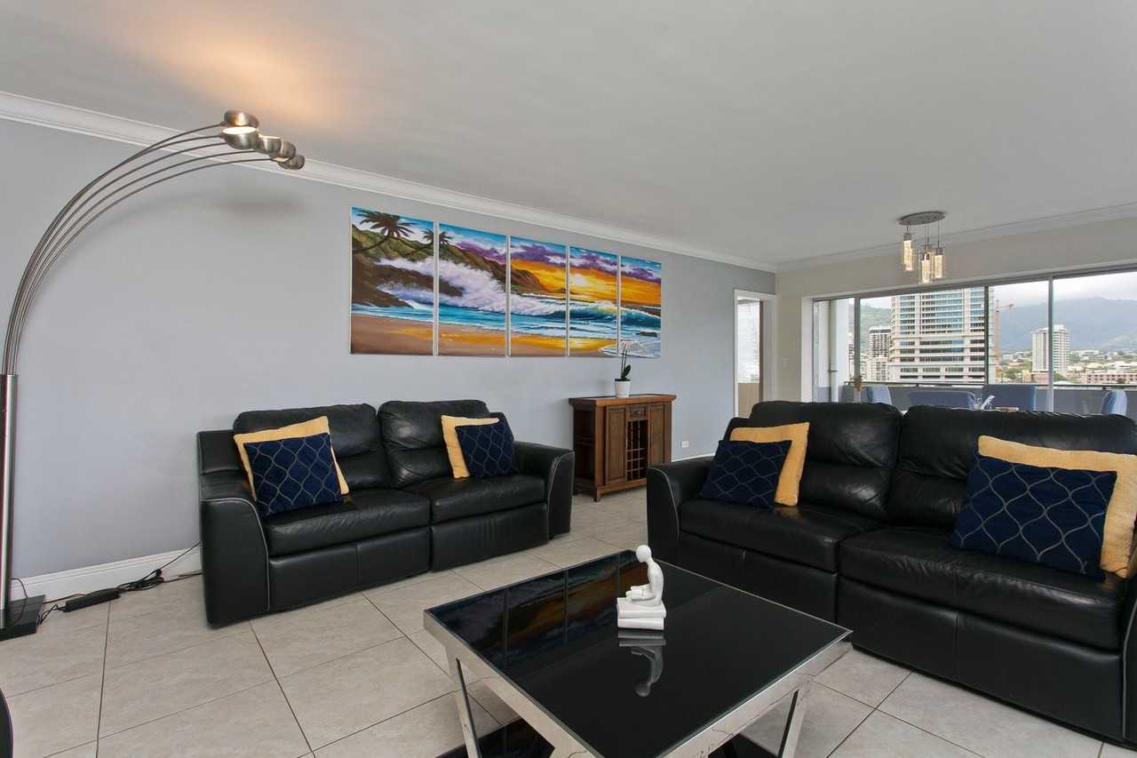 2015 Ala Wai Blvd Apt 8a - Photo 2 of 18