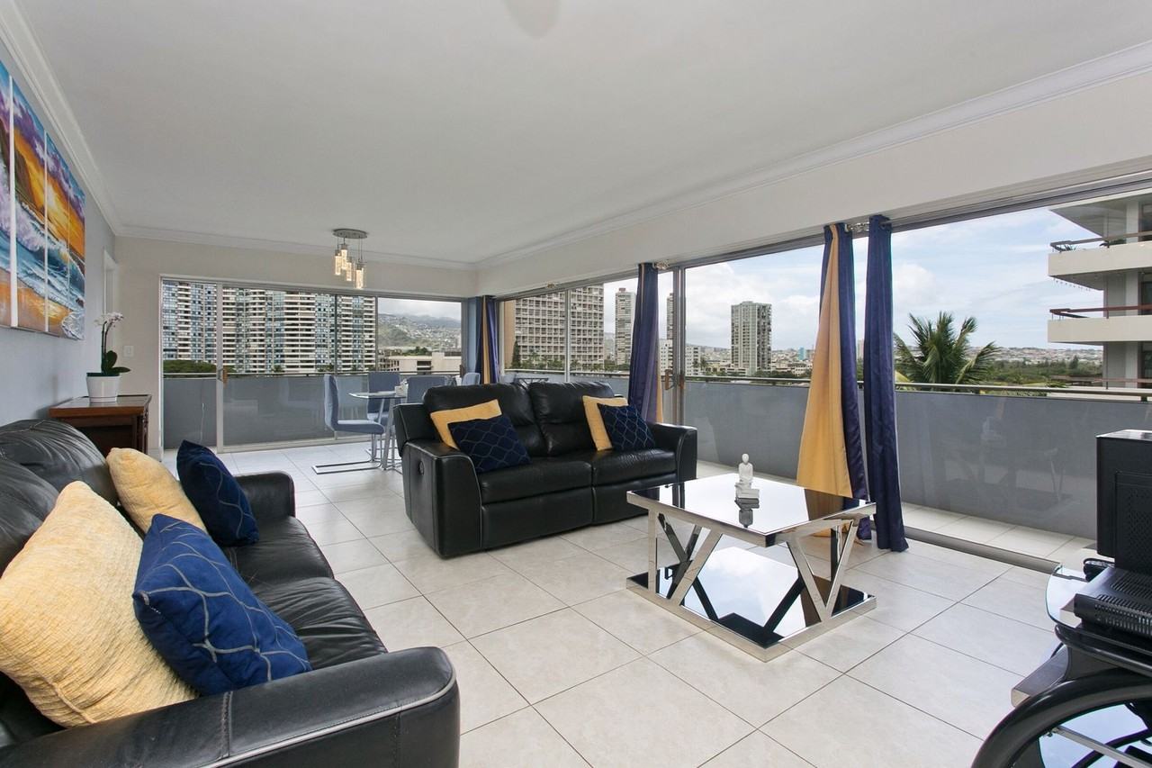 2015 Ala Wai Blvd Apt 8a - Photo 3 of 18