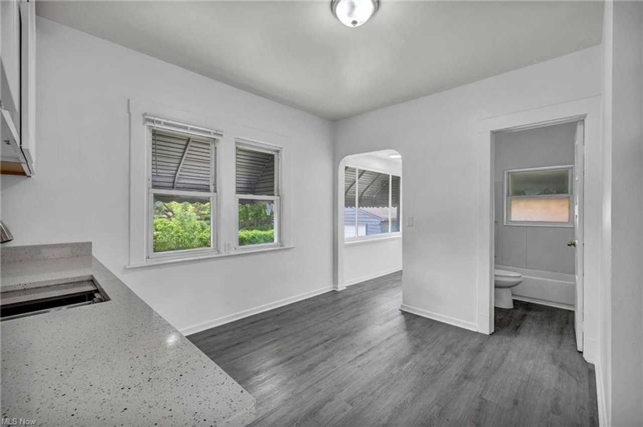 4302 W 30th St. - Photo 3 of 24