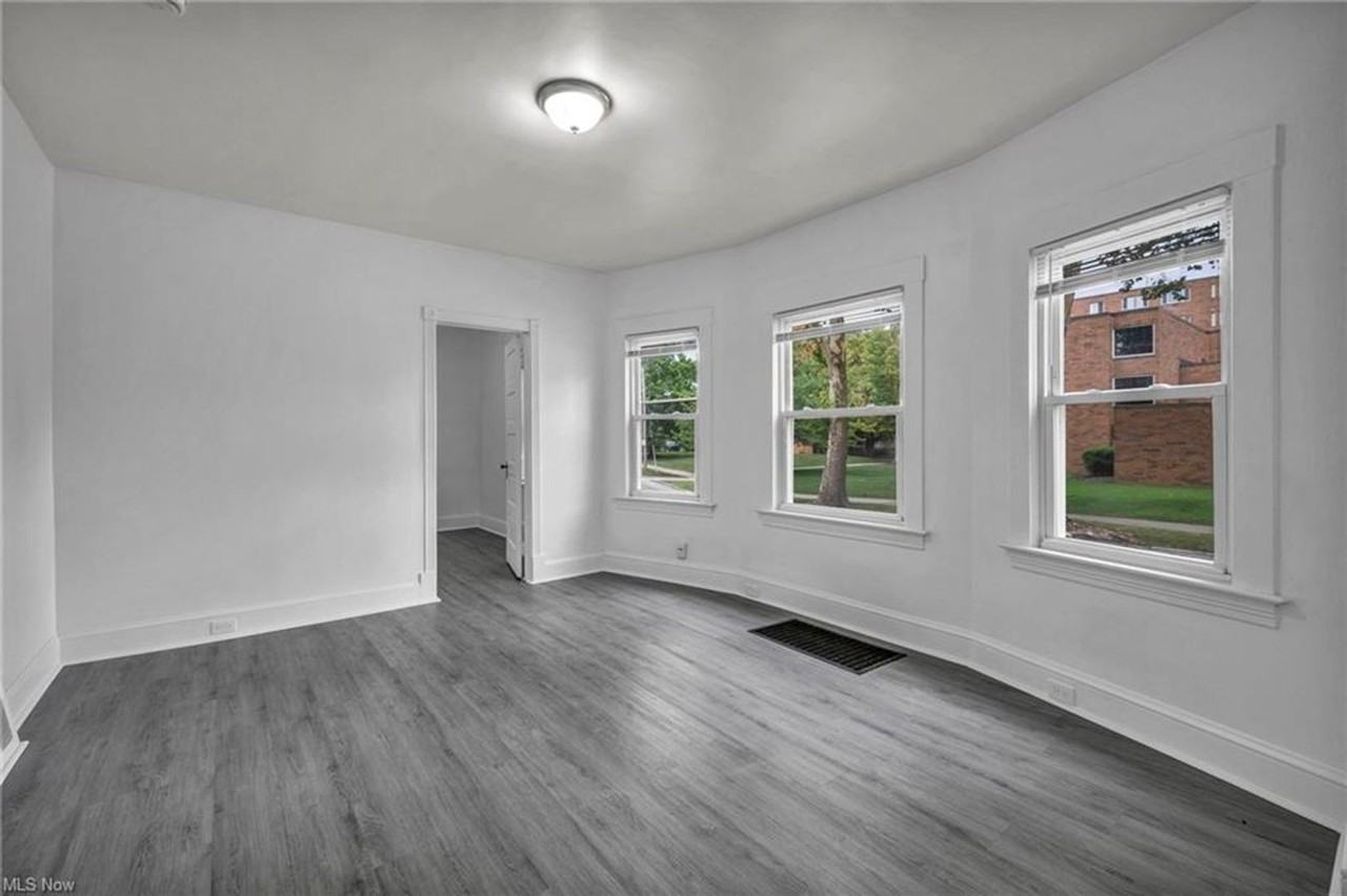 4302 W 30th St. - Photo 6 of 24