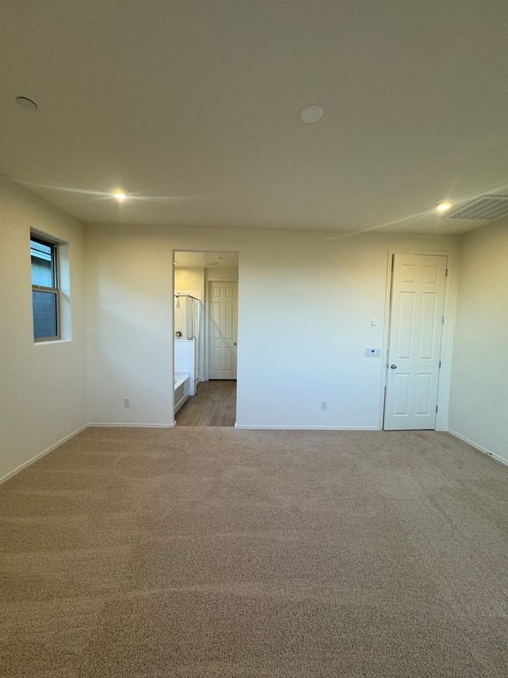 13383 W Eagle Feather Rd - Photo 2 of 33