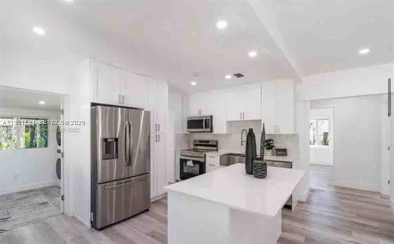 15 Oviedo Ave #15 - Photo 3 of 10