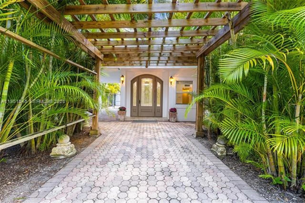 8030 Sw 120th St #0 - Photo 2 of 17